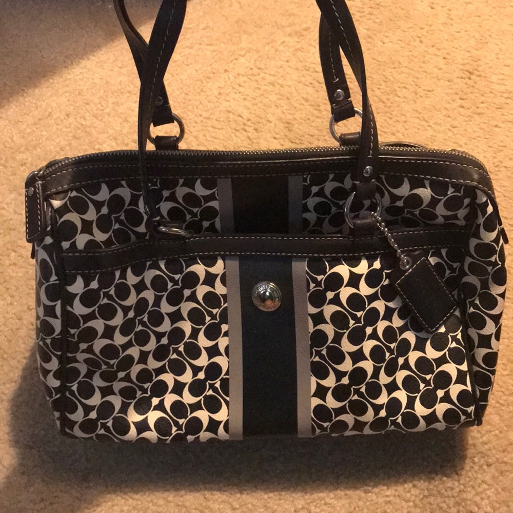 Black and white coach bag tote.